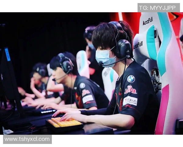 电竞新闻FPX战队在S15LOL国际邀请赛中以74分稳居积分榜首位 电竞新闻FPX战队在S15LOL国际邀请赛中以74分稳居积分榜首位